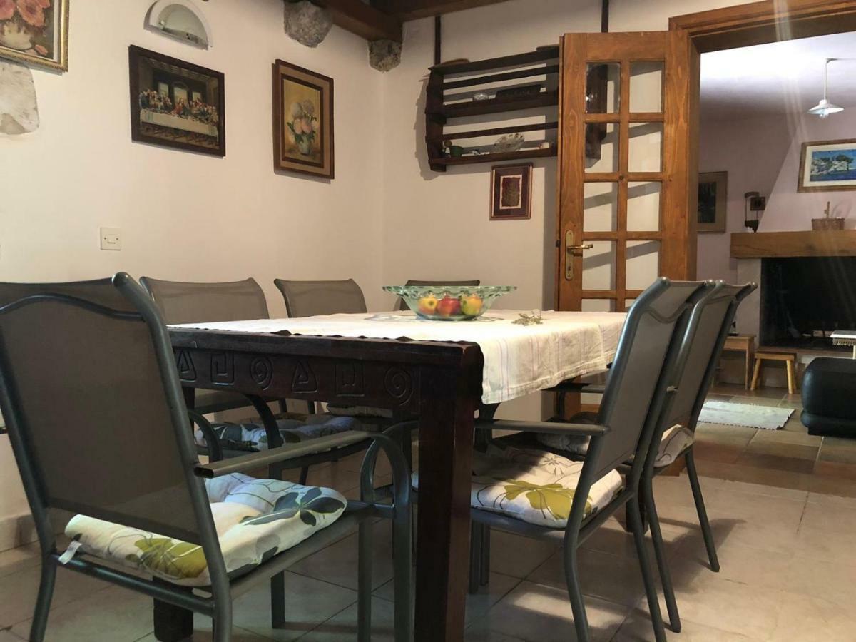 Holiday Home Villa Kastel Zrnovo Exterior photo
