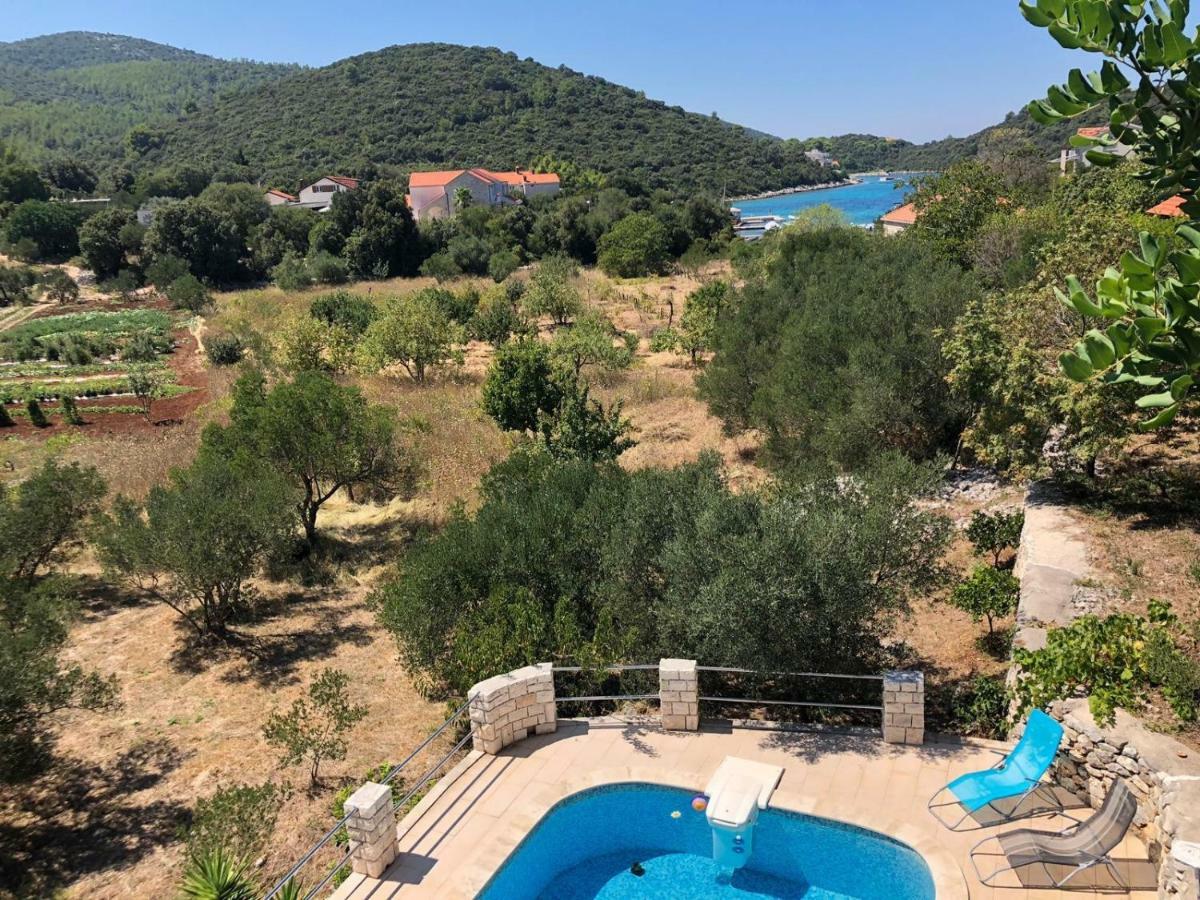 Holiday Home Villa Kastel Zrnovo Exterior photo